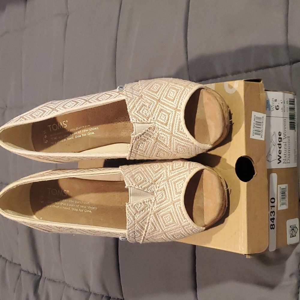 Toms shoes